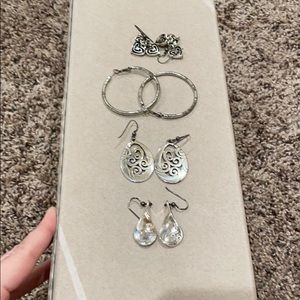 listing-status-banner